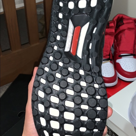 Adidas Ultraboost DNA - Picture 2 of 3